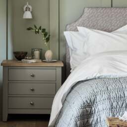 Jumbo Bedside Table - Chester Dove Grey - The Cotswold Company - thumbnail 3