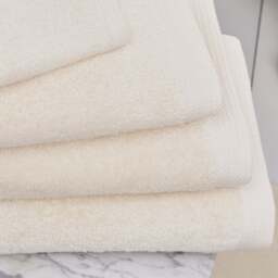 Napoli 550gsm Ivory Towel Collection - thumbnail 2