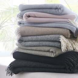 Kendal Supersoft Merino Lambswool Throw - thumbnail 2