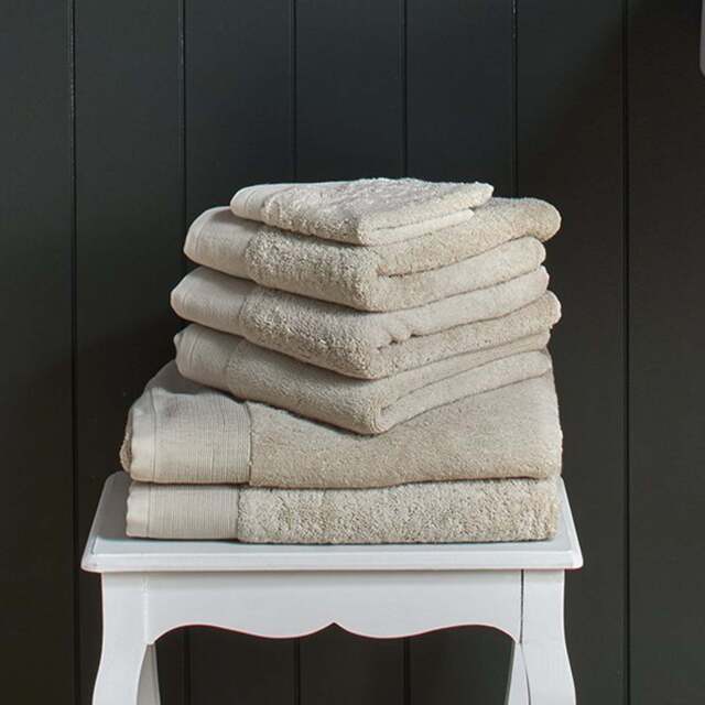 Como Latte 700gsm Organic Cotton Towel Collection - image 1