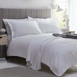 Kensington Floral Cotton Matelasse Throw - White - thumbnail 4