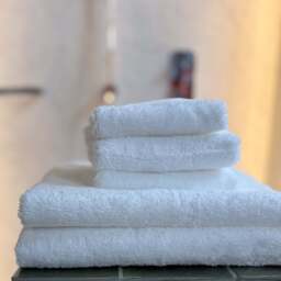 Riviera 650gsm Hotel Towel Collection White- NEW - thumbnail 4