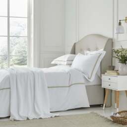 Lexington 300TC Sateen Olive Green & White Two Line Duvet Cover - thumbnail 6