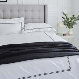Lexington 300TC Sateen Black Two Line Duvet Cover - thumbnail 4