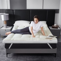 10cm All Seasons Mattress Topper - White / 135cm - thumbnail 5