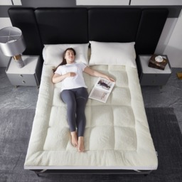 10cm All Seasons Mattress Topper - White / 135cm - thumbnail 4
