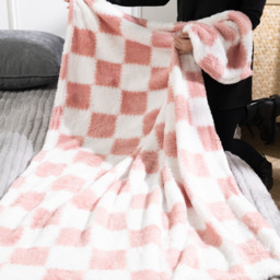 Plush Reversible Checkered Throw Blanket - Soft and Cozy - Pink + White / 200cm / 150cm - thumbnail 4