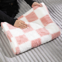 Plush Reversible Checkered Throw Blanket - Soft and Cozy - Pink + White / 200cm / 150cm - thumbnail 3
