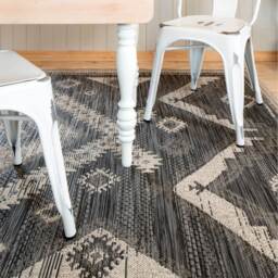 Grey Tribal Outdoor Weatherproof Rug - Deep Grey / 170 x 120cm - thumbnail 4