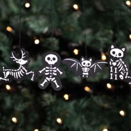 Creepy Skeleton Cookie Ornaments Set Of 4 For Creepmas - Black - thumbnail 5