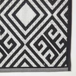 Homescapes Outdoor Rug Waterproof Reversible, 120 x 186 cm, Monochrome Geometric - Black - thumbnail 5