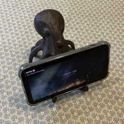 Cast Iron Octopus Phone Holder - Bronze - thumbnail 4