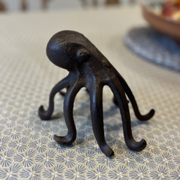 Cast Iron Octopus Phone Holder - Bronze - thumbnail 5