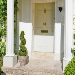Set of 2 Artificial Spiral Boxwood Topiary Trees - Green - thumbnail 2