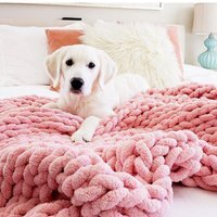 Chunky Knit Throw Blanket in Pink - Pink / 80x100 cm - thumbnail 1