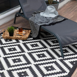 Ecology Collection Diamond Outdoor Rug - Black / 200cm - thumbnail 2