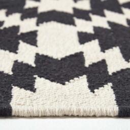 Homescapes Zurich Handwoven Black White Cotton Geometric Kilim Rug - Black / 150cm - thumbnail 4