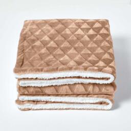 Homescapes Geometric Triangle Velvet Throw - Light Brown / 200cm - thumbnail 2