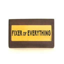 Wooden Desk Sign - Fixer Of Everything - Brown - thumbnail 4