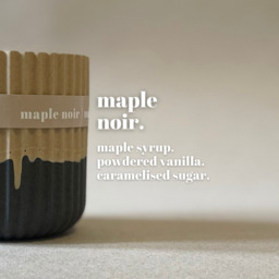 Maple Syrup Ribbed Stoneware Candle - Maple Noir - Eggshell/Black - thumbnail 2