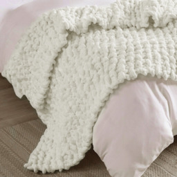 Chunky Knit Throws Blanket in Creamy White - Creamy White / 100cm / 120cm - thumbnail 3