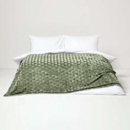 Homescapes Geometric Triangle Velvet Throw - Sage / 200cm - thumbnail 3