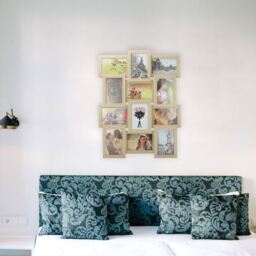 12 Photo Collage Frame - Wood - thumbnail 4