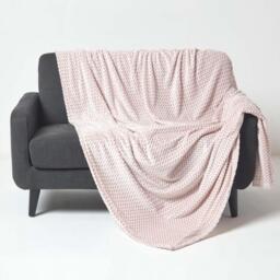Homescapes Mora Faux Fur Velvet Throw - Pastal Pink / 230cm - thumbnail 3