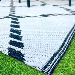 Patterned Outdoor Reversible Garden Rug - Black & White - thumbnail 3