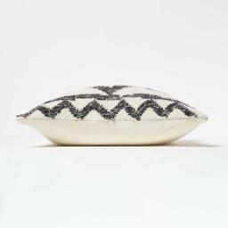 Homescapes Koba Handwoven Traditional Black Cream Cushion - Cream - thumbnail 4