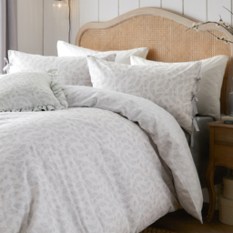 Chloe Bow Tie Duvet Cover Set - Soft white / Super King - thumbnail 2