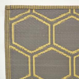 Homescapes Outdoor Rug Waterproof Reversible, 182 x 122 cm, Yellow Honeycomb - Yellow - thumbnail 3