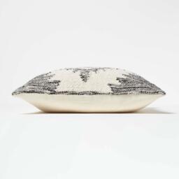 Homescapes Karu Handwoven Geometric Grey Kilim Cushion - Cream - thumbnail 4