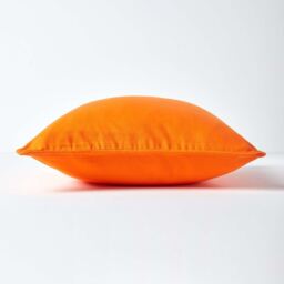Homescapes Cotton Plain Cushion Cover - Orange / 60cm - thumbnail 3