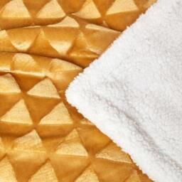 Homescapes Geometric Triangle Velvet Throw - Mustard / 160cm - thumbnail 4