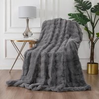 Luxury 3D Fur Polyester Blanket Soft  Cosy (150x200cm) - Grey
