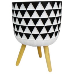 Black and White Indoor Cement Plant Pot on Legs - Triangle Shape / 13.5cm / 700g - thumbnail 3
