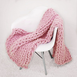 Chunky Knit Throw Blanket in Pink - Pink / 120x150 cm - thumbnail 3