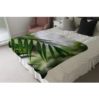 Closeup Of Green Palm Leaf Blanket - Green - image 1