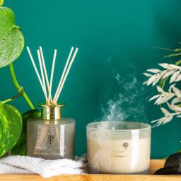 Soy Wax Scented Candle - 350g - Green Pomelo & Passion Fruit - thumbnail 5