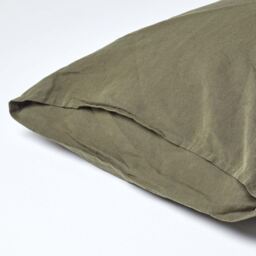 Homescapes Linen Pillowcase, Housewife Style - Olive Green / 74cm / 48cm - thumbnail 3