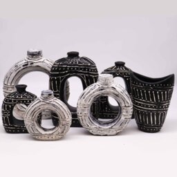 Oval Donut Vase Handcrafted Terracotta from Lombok - Black - thumbnail 3