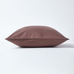 Homescapes Cotton Plain Cushion Cover - Chocolate / 60cm - thumbnail 3