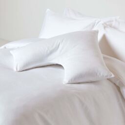 Homescapes Organic Egyptian Cotton V Shaped Pillowcase - White - thumbnail 2
