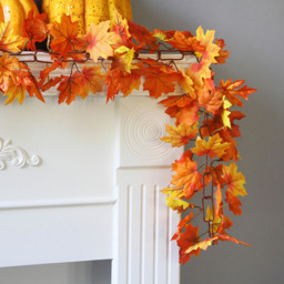 LED Autumn Maple Leaf Garland - Orange / 170cm - thumbnail 3