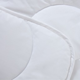 CDL Baby Hollowfibre 4 Tog Anti Allergy Duvet - White / 200cm - thumbnail 3