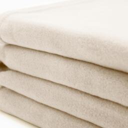 Plain Fleece Throw Blanket - Natural / 240cm - thumbnail 2