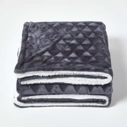 Homescapes Geometric Triangle Velvet Throw - Dark Grey / 230cm - thumbnail 2