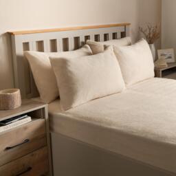Pack of Teddy Fleece Pillowcases - Cream / 2 - thumbnail 3