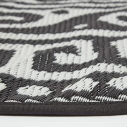 Homescapes Outdoor Rug Waterproof Reversible, 180 cm Round, Black Enid Aztec - Black - thumbnail 5